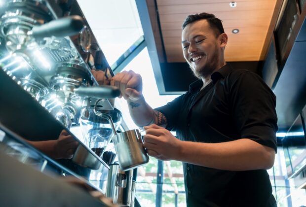 Wat is het verschil tussen een horeca koffiemachine en een zakelijke koffiemachine?